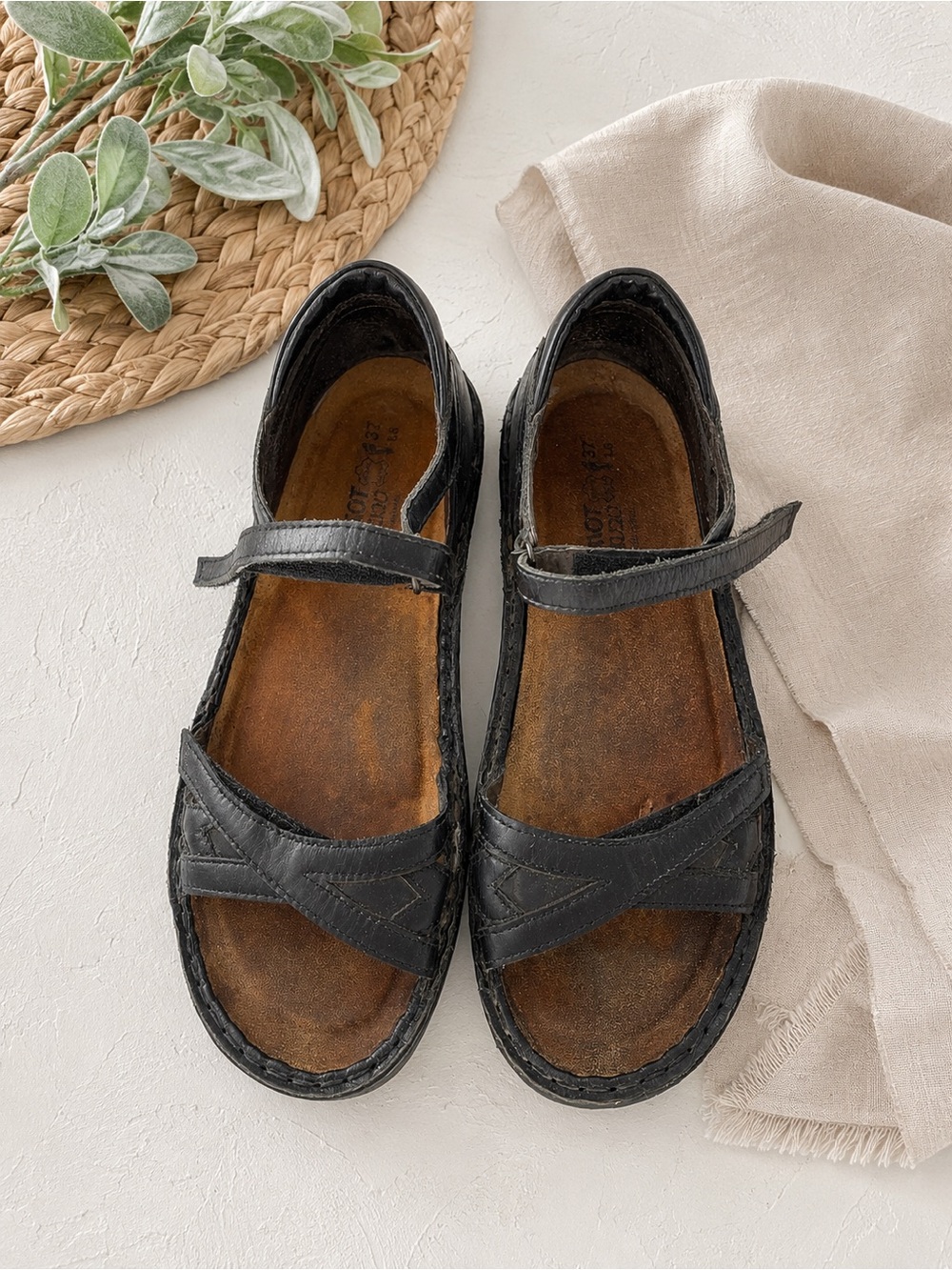 Naot Black Leather Comfort Sandals Mary Jane Adjustable Strap EU 37 US 6-6.5